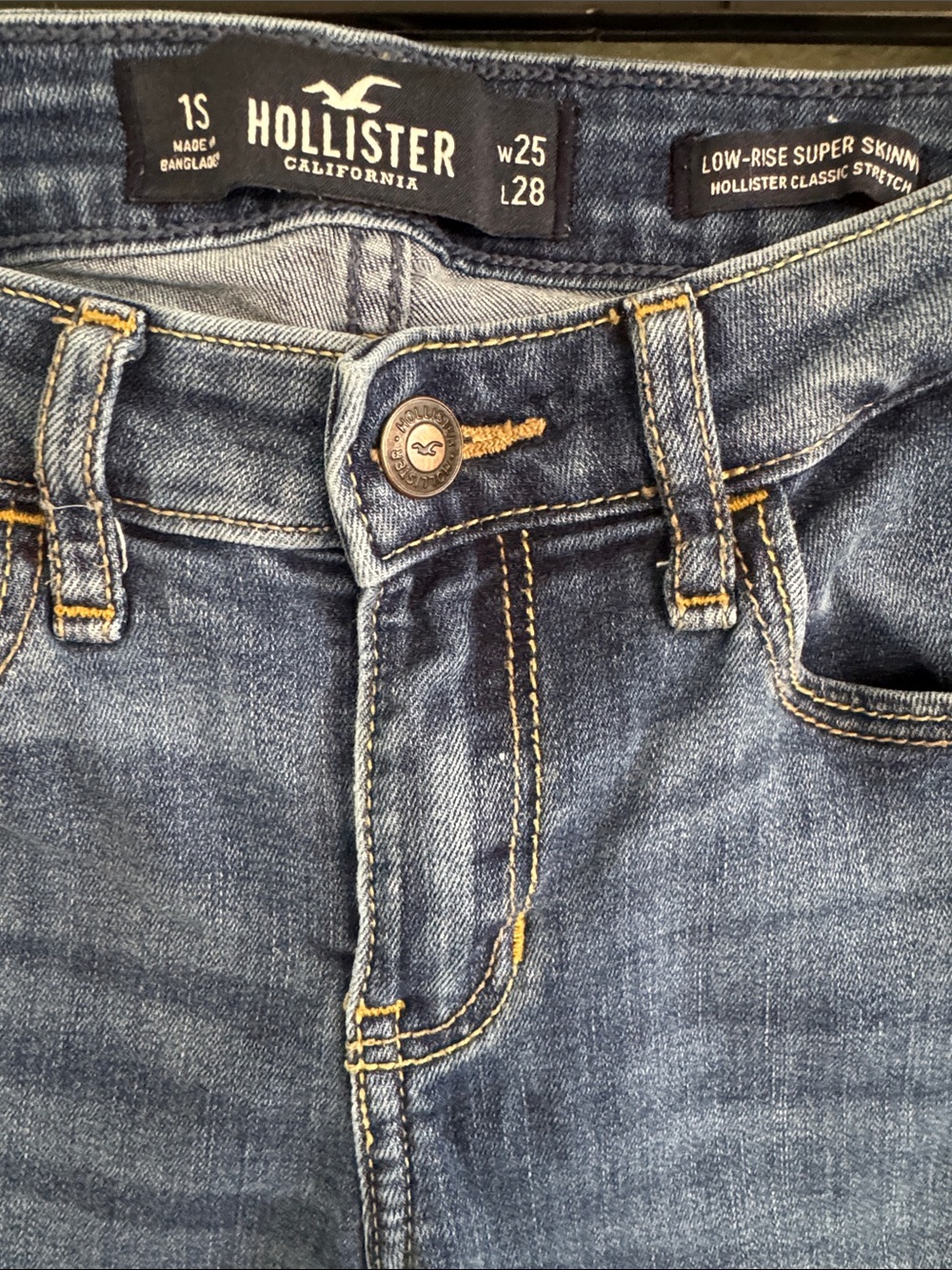 Hollister Women’s Dark Blue Low-Rise Super Skinny Jeans